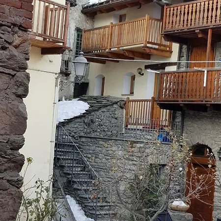 Casa Marisa アパート アオスタ